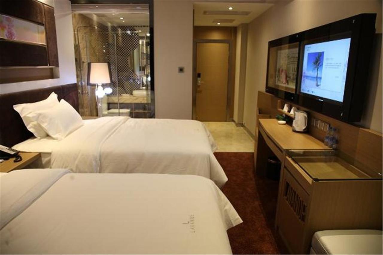Lavande Hotel Tianhe Gangding Subway Station Branch Гуанчжоу Экстерьер фото